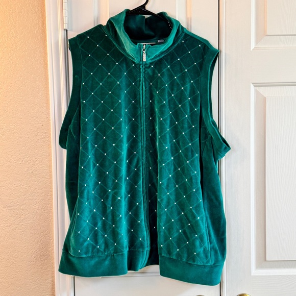 Quacker Factory Jackets & Blazers - Quaker Factory Green Velour Quilted Rhinestone Zip Up Vest Women's Plus 3XL